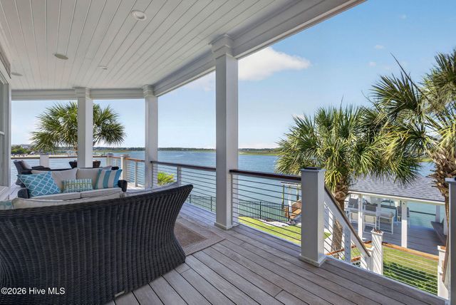 24 W Salisbury Street, Wrightsville Beach, NC 28480