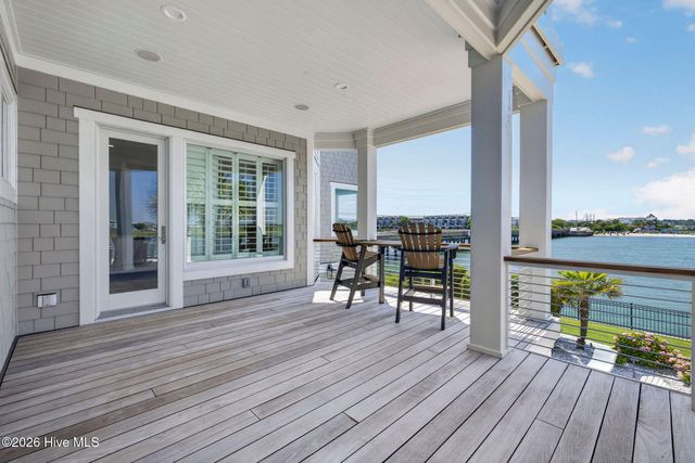 24 W Salisbury Street, Wrightsville Beach, NC 28480