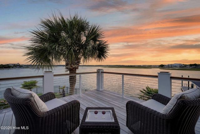 24 W Salisbury Street, Wrightsville Beach, NC 28480