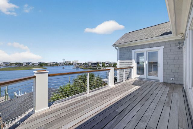 24 W Salisbury Street, Wrightsville Beach, NC 28480