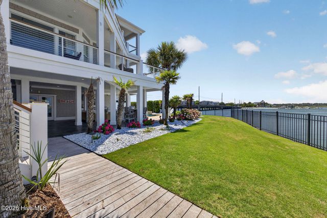 24 W Salisbury Street, Wrightsville Beach, NC 28480
