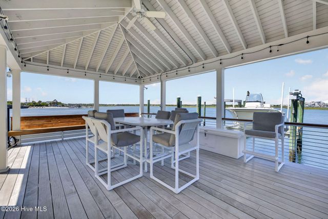 24 W Salisbury Street, Wrightsville Beach, NC 28480