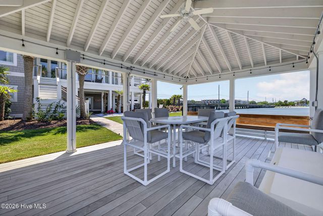 24 W Salisbury Street, Wrightsville Beach, NC 28480