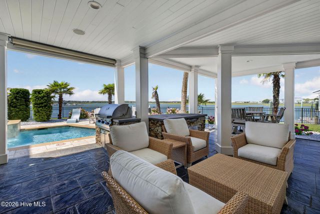 24 W Salisbury Street, Wrightsville Beach, NC 28480