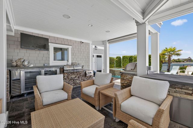 24 W Salisbury Street, Wrightsville Beach, NC 28480