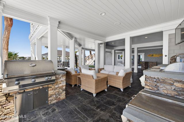 24 W Salisbury Street, Wrightsville Beach, NC 28480