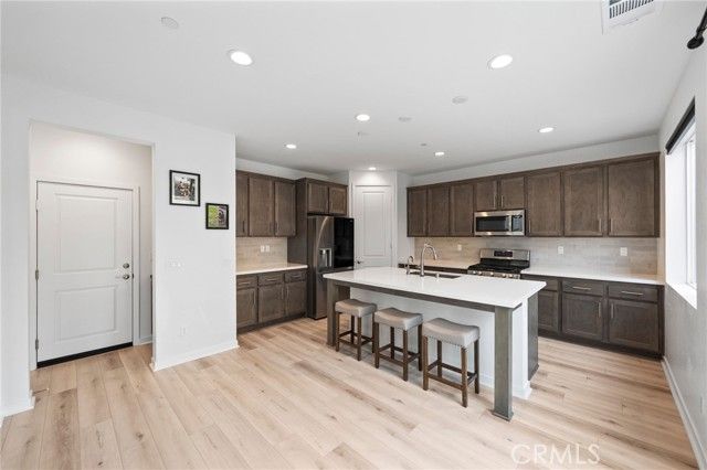 32182 Penstemon Way, Temecula, CA 92591