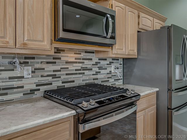 209 S Firewood Avenue, Broken Arrow, OK 74012