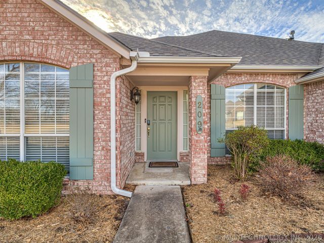 209 S Firewood Avenue, Broken Arrow, OK 74012