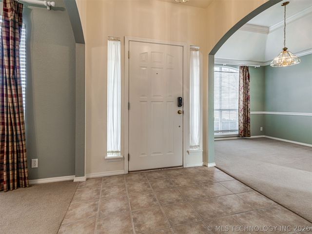 209 S Firewood Avenue, Broken Arrow, OK 74012