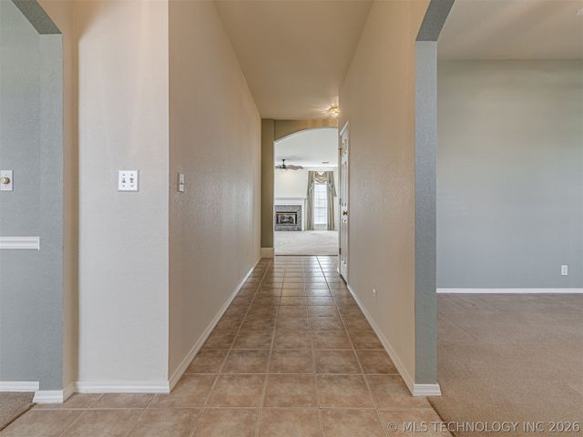 209 S Firewood Avenue, Broken Arrow, OK 74012