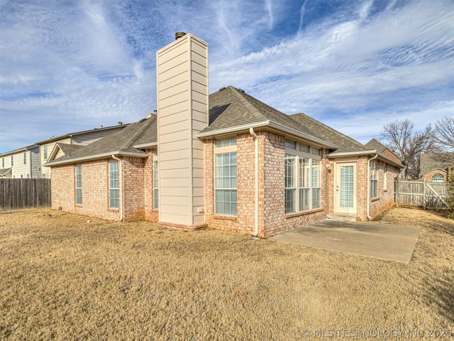 209 S Firewood Avenue, Broken Arrow, OK 74012