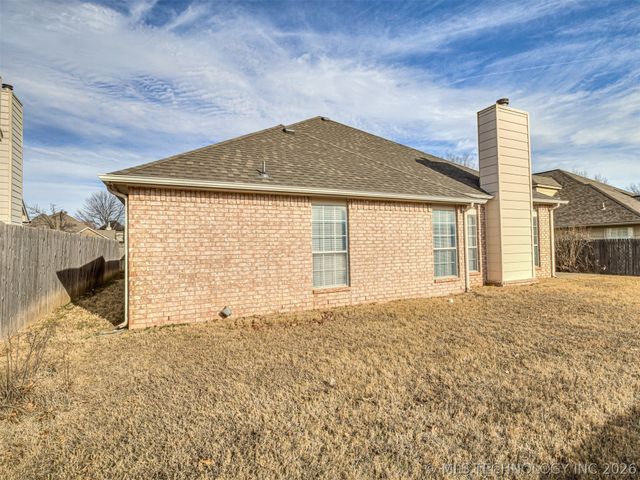 209 S Firewood Avenue, Broken Arrow, OK 74012