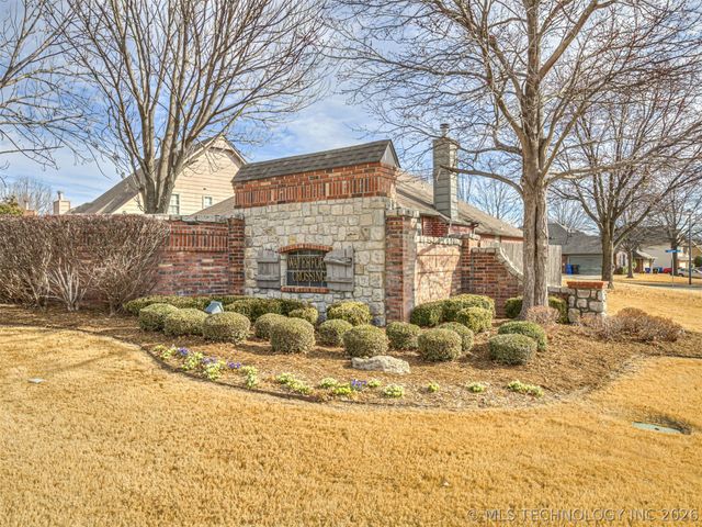 209 S Firewood Avenue, Broken Arrow, OK 74012