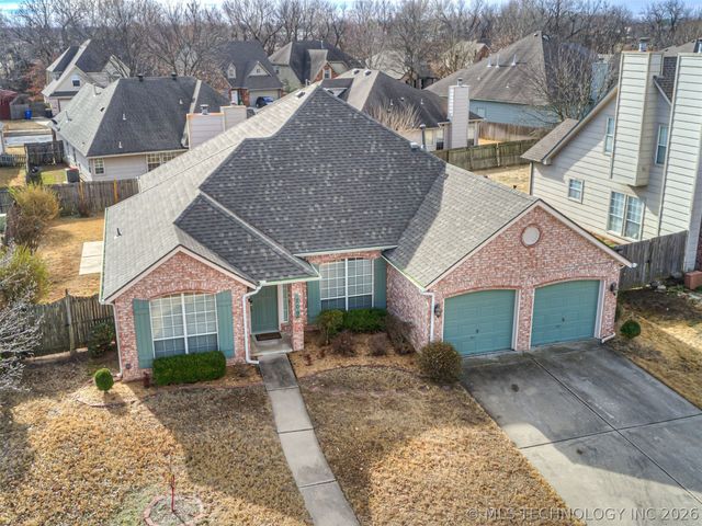 209 S Firewood Avenue, Broken Arrow, OK 74012