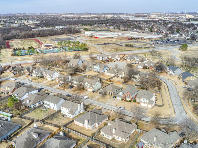 209 S Firewood Avenue, Broken Arrow, OK 74012