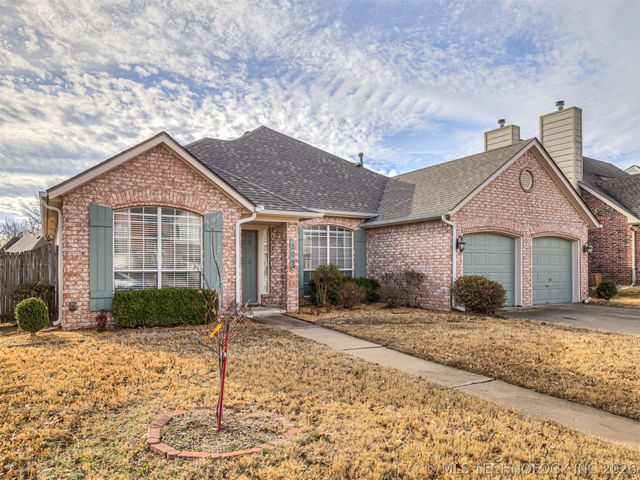 209 S Firewood Avenue, Broken Arrow, OK 74012