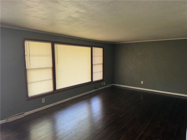 11517 Greenwood Street, Kansas City, MO 64134