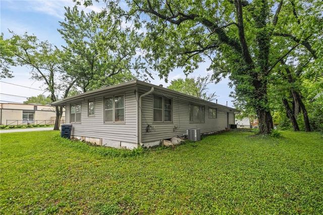 11517 Greenwood Street, Kansas City, MO 64134