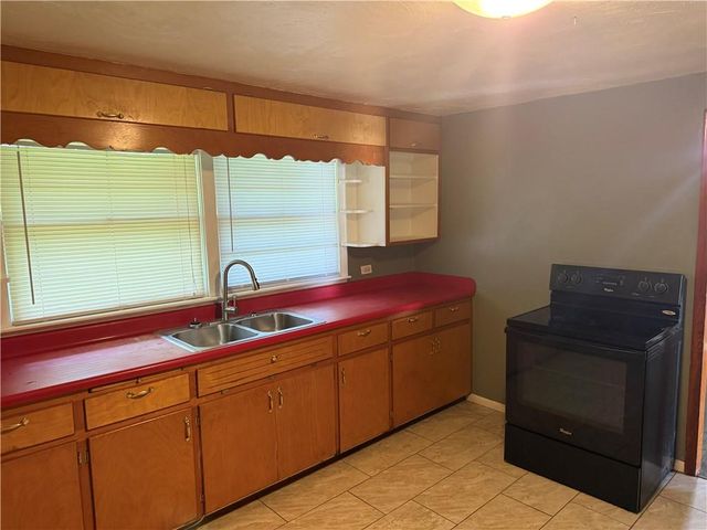 11517 Greenwood Street, Kansas City, MO 64134