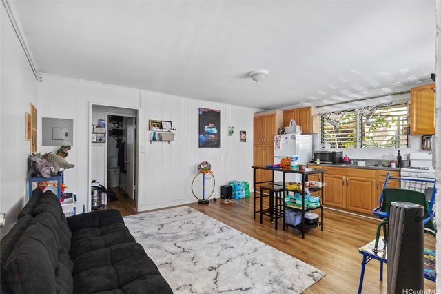 404 Magellan Avenue, Honolulu, HI 96813