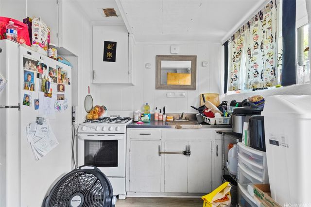 404 Magellan Avenue, Honolulu, HI 96813