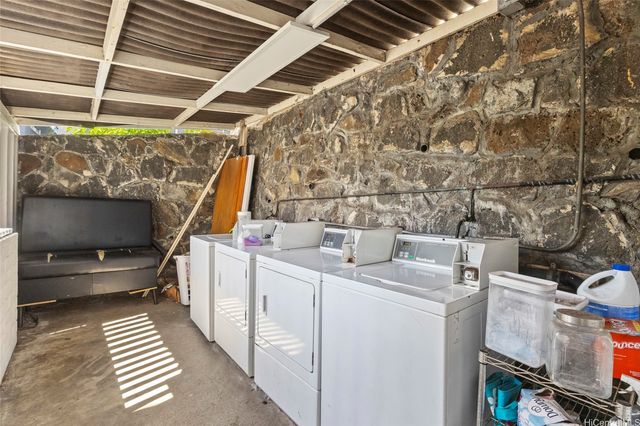 404 Magellan Avenue, Honolulu, HI 96813