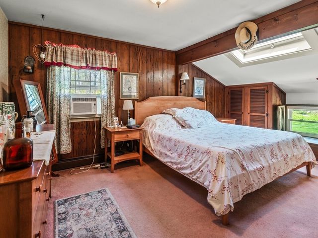 841 Dennison Dr, Southbridge, MA 01550