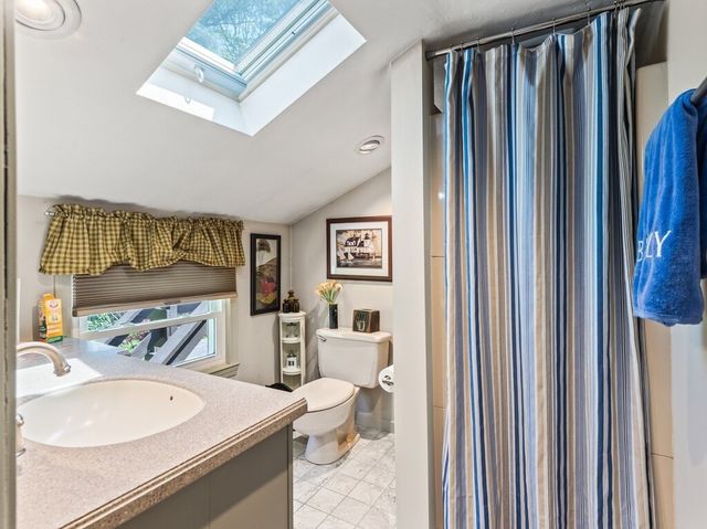 841 Dennison Dr, Southbridge, MA 01550