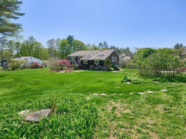 841 Dennison Dr, Southbridge, MA 01550