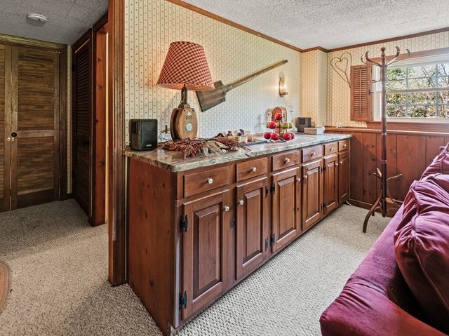 841 Dennison Dr, Southbridge, MA 01550