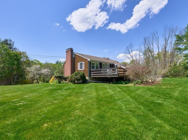 841 Dennison Dr, Southbridge, MA 01550