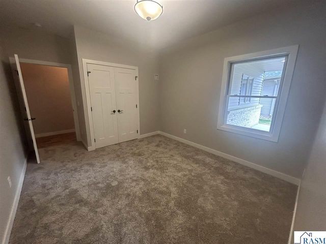 215 Parkway Place, Mankato, MN 56001