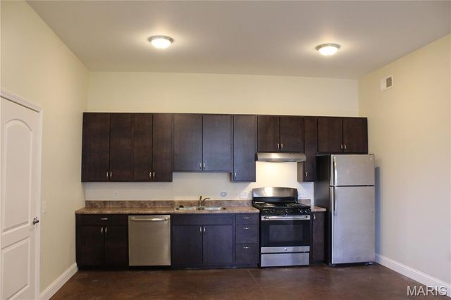 257 S FLORISSANT Road 108, Ferguson, MO 63135