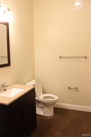 257 S FLORISSANT Road 108, Ferguson, MO 63135