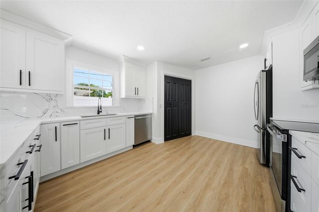 3700 72 STREET N, St Petersburg, FL 33710
