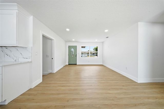 3700 72 STREET N, St Petersburg, FL 33710