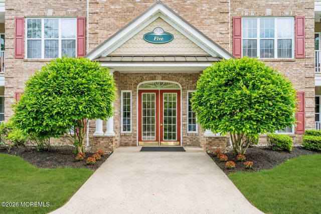 511 Sophee Lane, Lakewood, NJ 08701