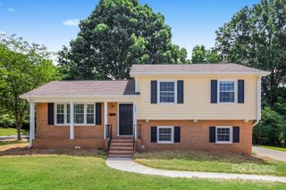 1200 Castlegate Street, Gastonia, NC 28054