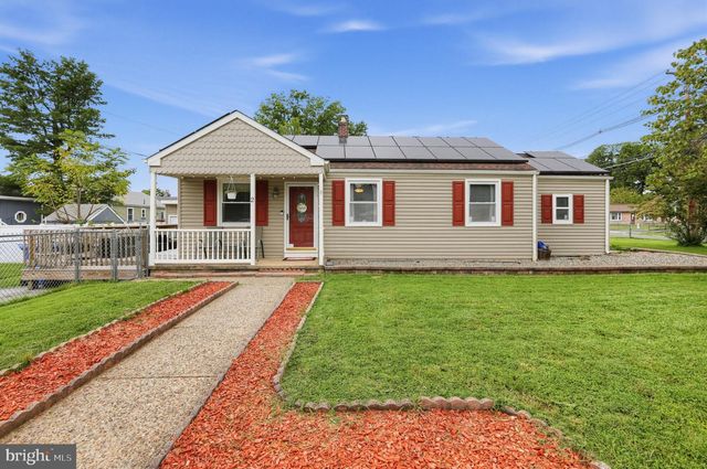2 LYNN DR, West Deptford, NJ 08096