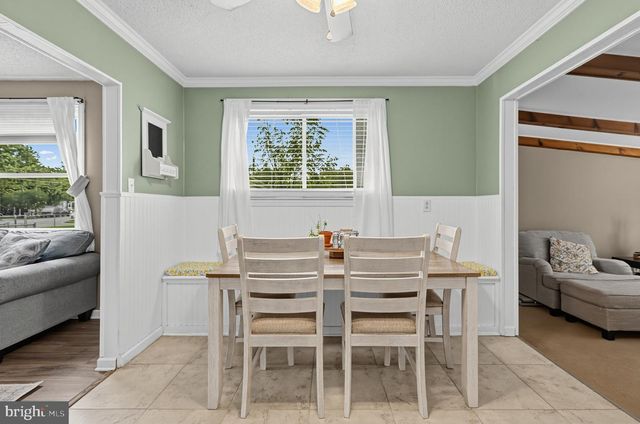 2 LYNN DR, West Deptford, NJ 08096
