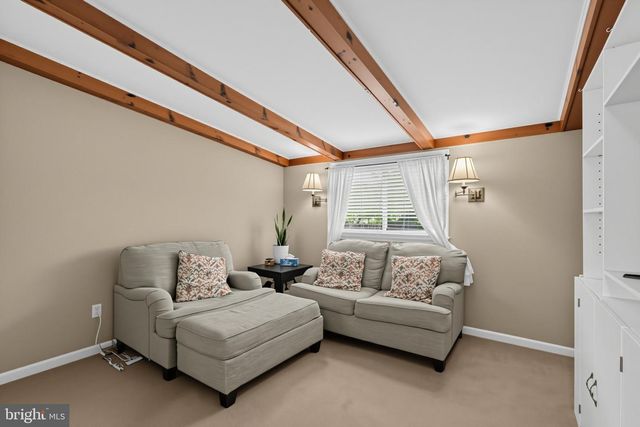 2 LYNN DR, West Deptford, NJ 08096
