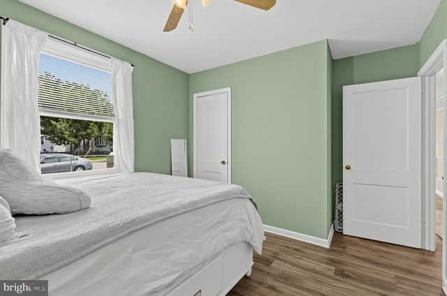 2 LYNN DR, West Deptford, NJ 08096