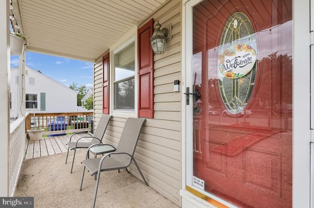 2 LYNN DR, West Deptford, NJ 08096