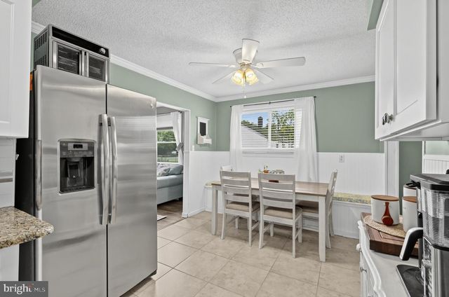 2 LYNN DR, West Deptford, NJ 08096