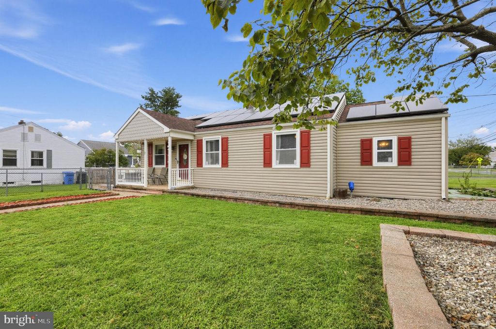 2 LYNN DR, West Deptford, NJ 08096