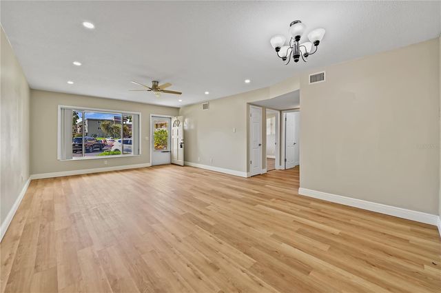 2041 AUSTRALIA WAY W 15, Clearwater, FL 33763