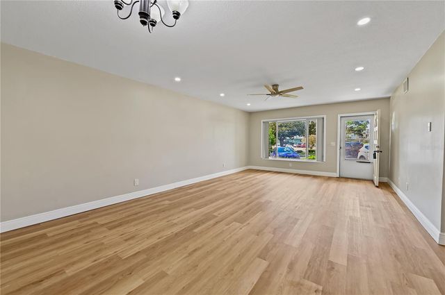 2041 AUSTRALIA WAY W 15, Clearwater, FL 33763