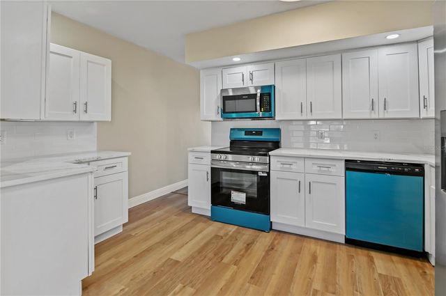 2041 AUSTRALIA WAY W 15, Clearwater, FL 33763