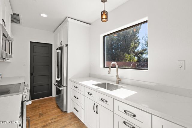 7224 E JENAN Drive -, Scottsdale, AZ 85260
